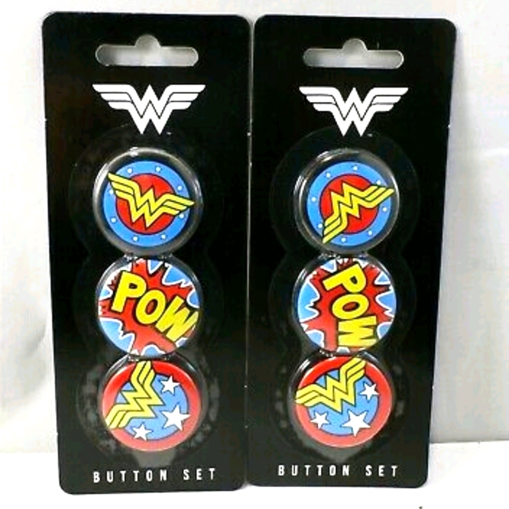 Bioworld 1 1/4" Round Buttons - WWF